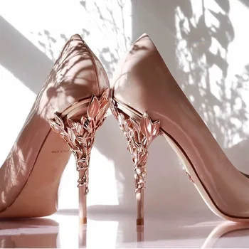 Piele Lucioasa Accesorii Metalice A Subliniat Toe Pompe De Femei Club De Noapte Pantofi Catwalk Stiletto Toc În Formă De Nunta Tocuri Mujer